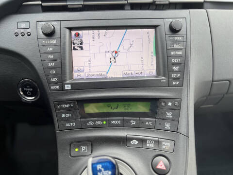 2010 Toyota Prius III