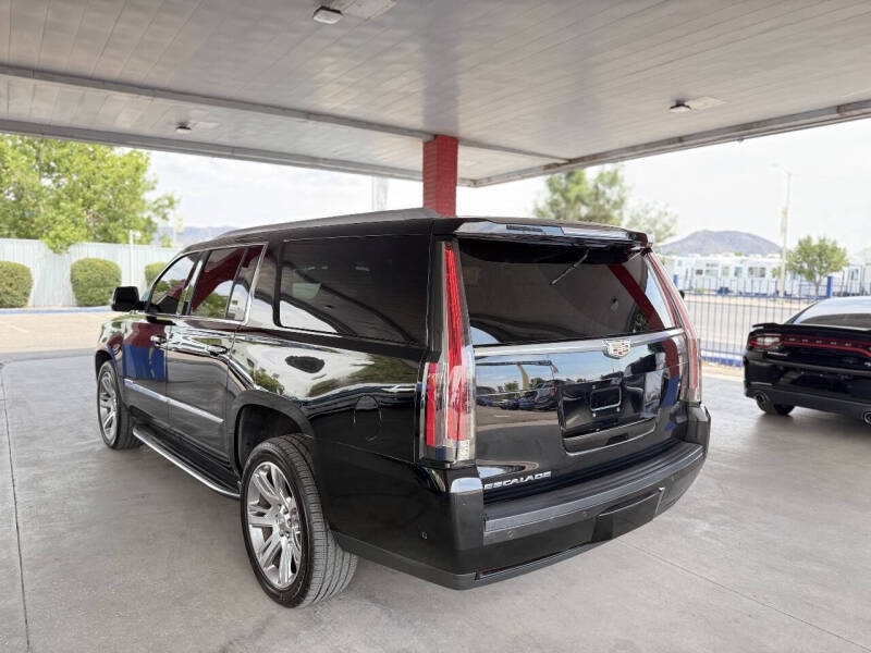 2017 Cadillac Escalade ESV Luxury