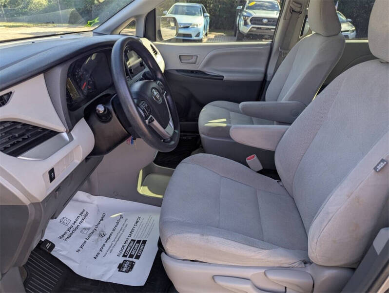 2017 Toyota Sienna L 7-Passenger