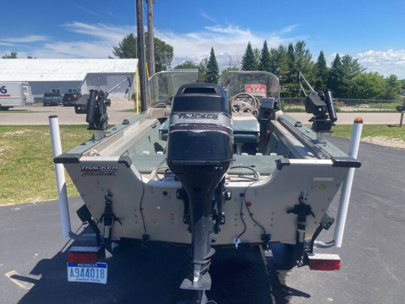 2000 Tracker Pro Deep V17