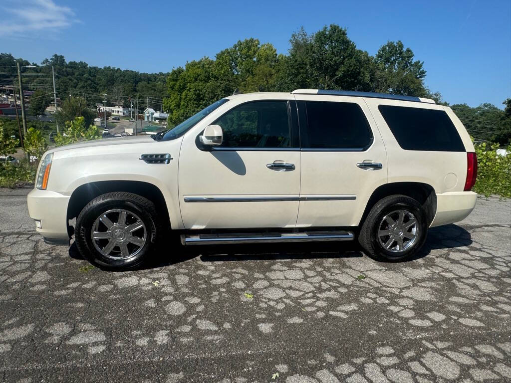 2007 Cadillac Escalade for sale at Car ConneXion Inc in Knoxville, TN