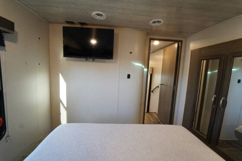 2021 Keystone RV Cougar 24 RDS