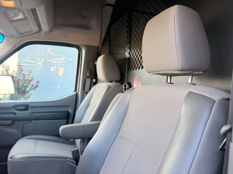 2017 Nissan NV