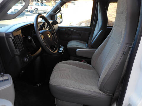 2017 Chevrolet Express LT 3500