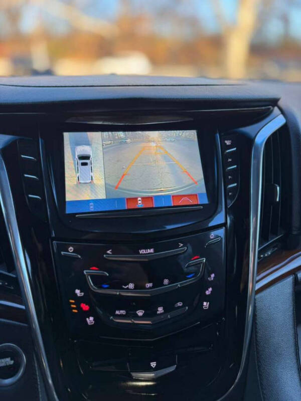 2018 Cadillac Escalade ESV Luxury