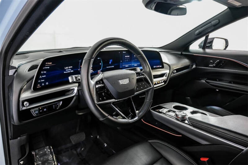 2024 Cadillac LYRIQ Luxury 1