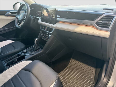 2025 Volkswagen Taos SEL 4Motion