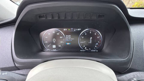 2020 Volvo XC90 T6 Momentum 6-Passenger