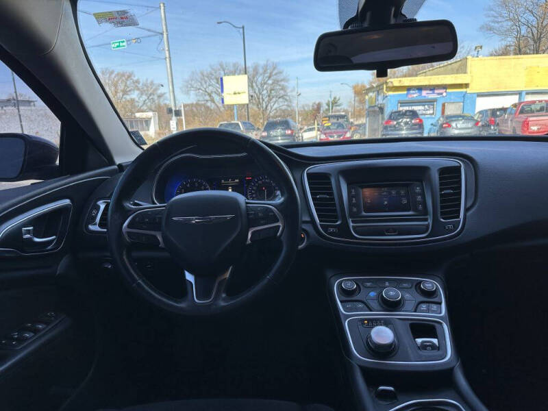 2016 Chrysler 200 LX