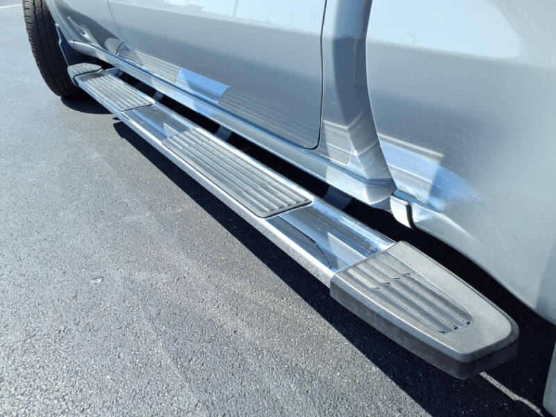 2024 Chevrolet Silverado 1500 LT - Photo 3