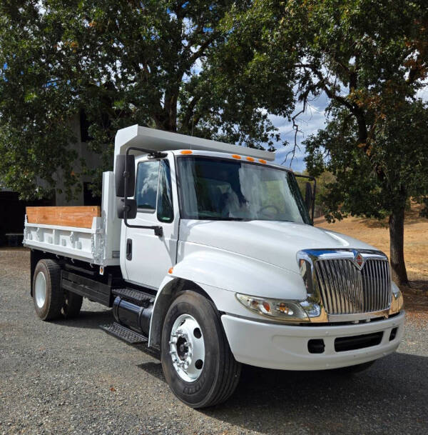 2003 International Dump Truck - NON CDL