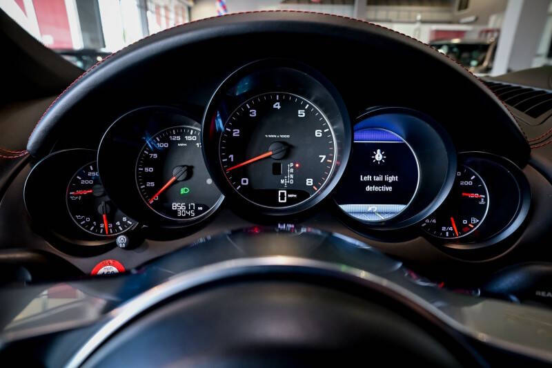2018 Porsche Cayenne Platinum Edition