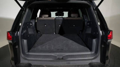 2025 Lexus LX 700h Overtrail