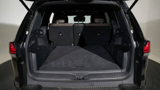 2025 Lexus LX 700h Overtrail