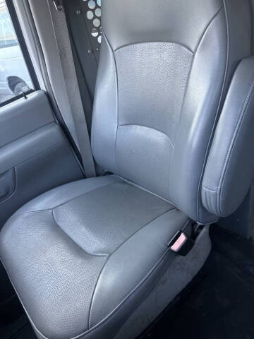 2004 Ford E-Super Duty