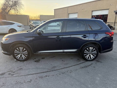 2020 Mitsubishi Outlander SE