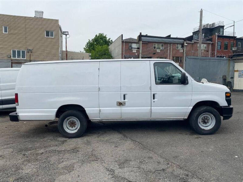 2013 Ford E-Series E-350 SD