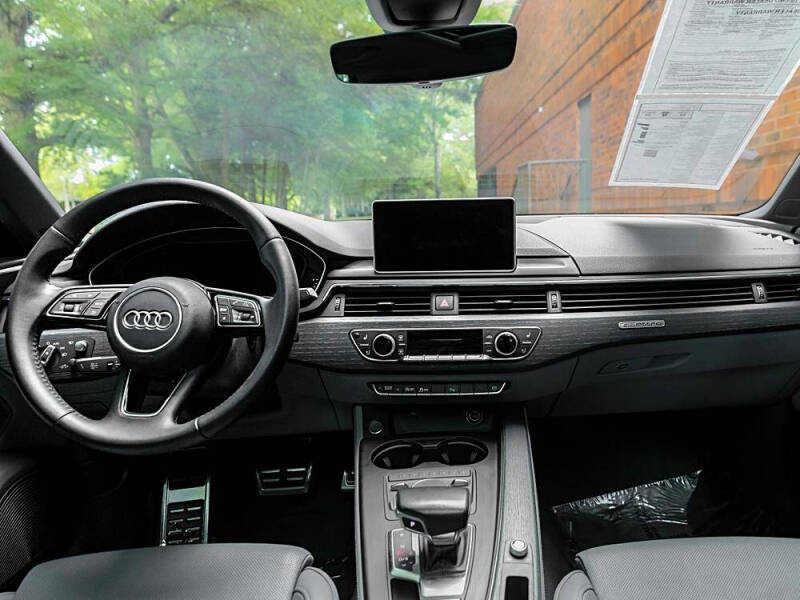 2018 Audi A4 2.0T quattro Prestige