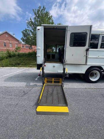 2018 International 24 passenger Shuttle Bus