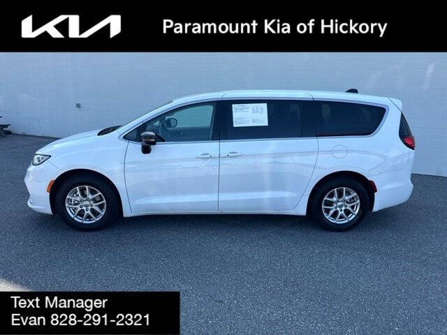 2024 Chrysler Pacifica Touring L