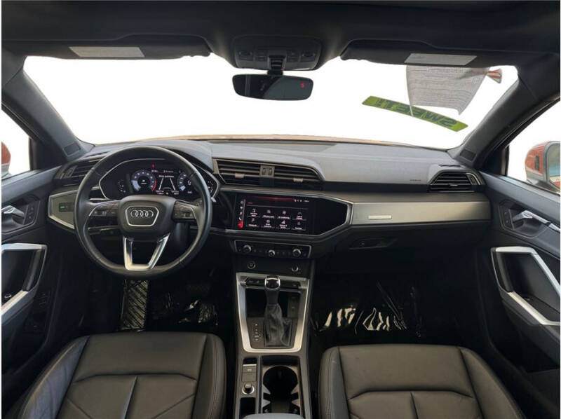 2023 Audi Q3 quattro S line Premium 45 TFSI