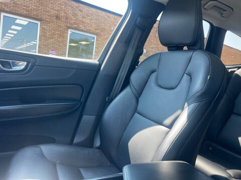 2023 Volvo XC60 B5 Core