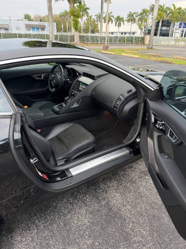 2017 Jaguar F-TYPE Premium
