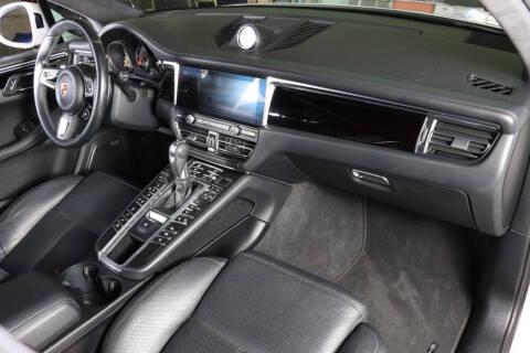 2021 Porsche Macan Turbo
