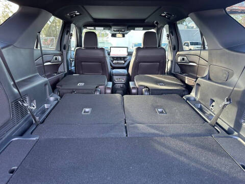 2025 Ford Explorer Platinum