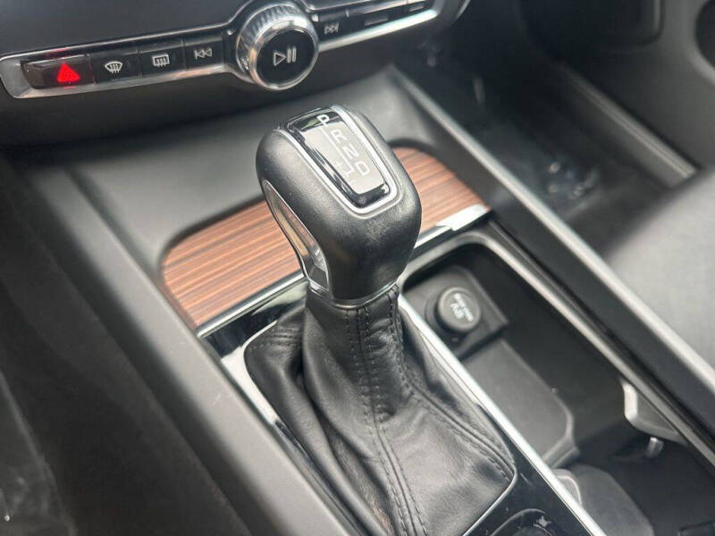 2021 Volvo S60 T5 Momentum