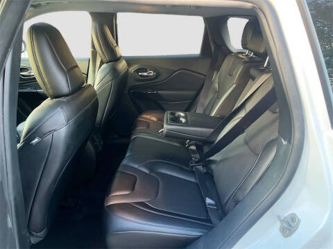 2023 Jeep Cherokee Altitude Lux