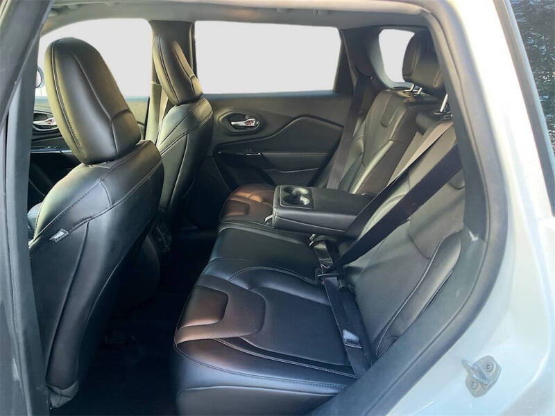 2023 Jeep Cherokee Altitude Lux