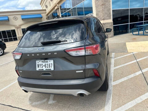 2020 Ford Escape SE