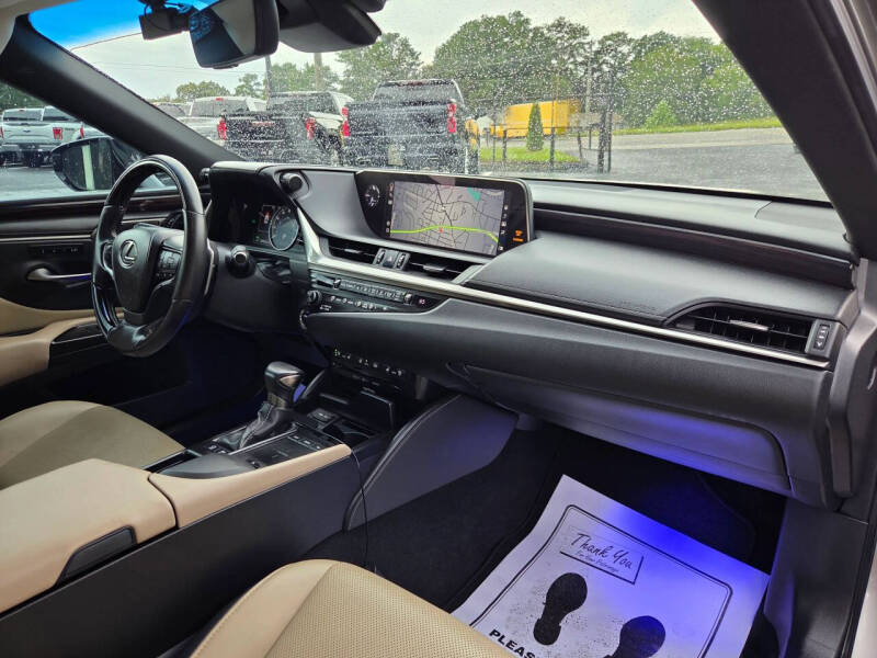 2020 Lexus ES 300h