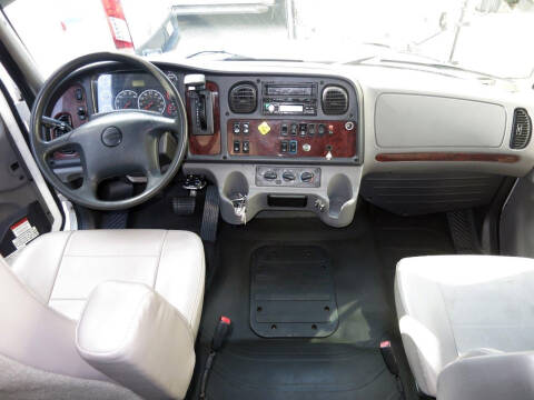 2014 Freightliner M2-106 RV Bus