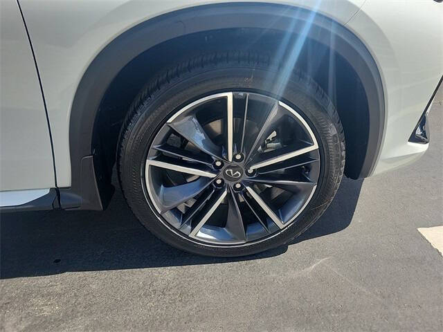 2025 Infiniti QX55 Essential