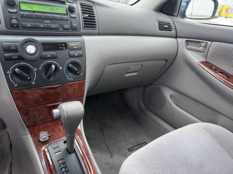 2005 Toyota Corolla LE