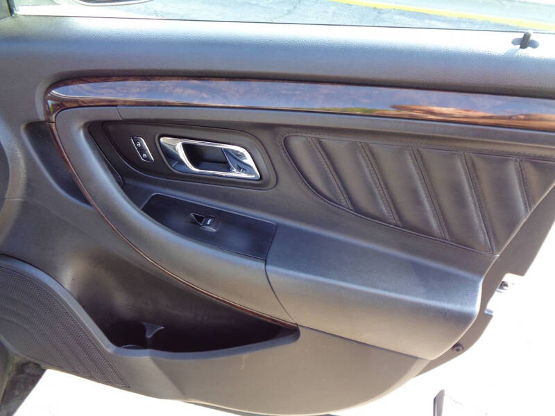 2019 Ford Taurus Limited