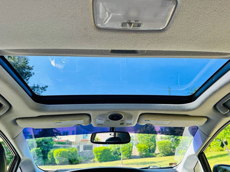 2015 Toyota Prius Four