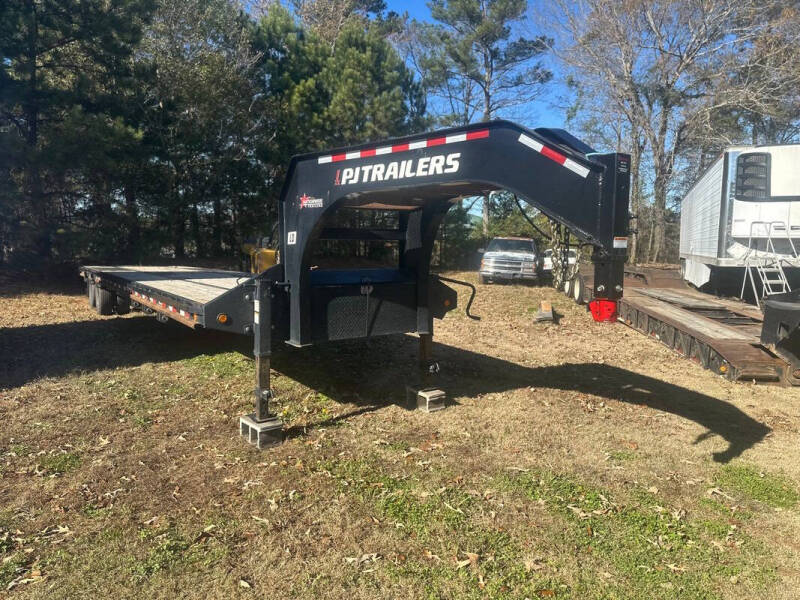 2023 PJ Trailers Gooseneck 3F492