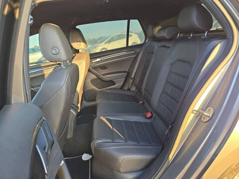 2017 Volkswagen Golf R 4Motion