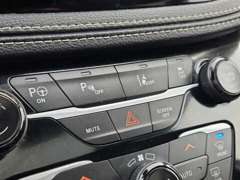 2024 Chrysler Pacifica Plug-In Hybrid Select