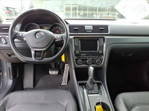 2018 Volkswagen Passat 2.0T R-Line