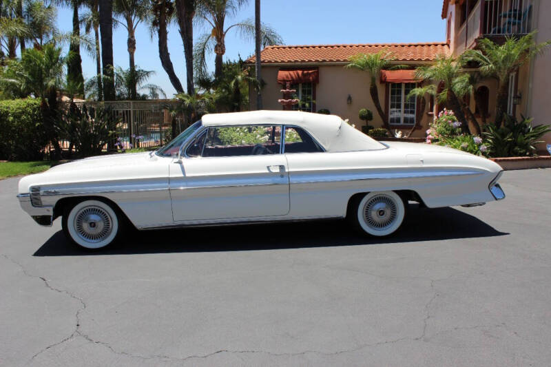 1961 Oldsmobile Starfire