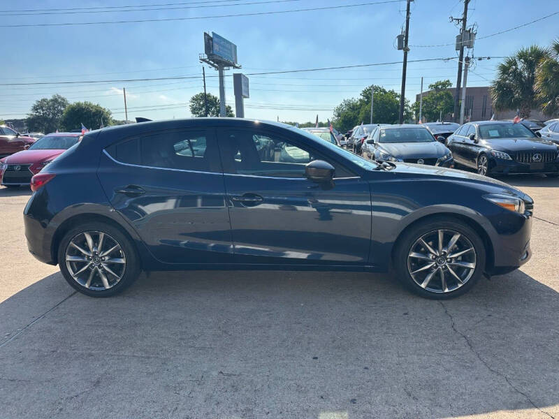 2018 Mazda MAZDA3 Touring