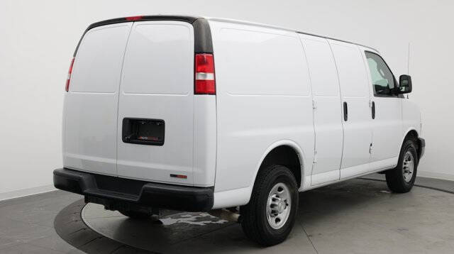 2023 Chevrolet Express 2500