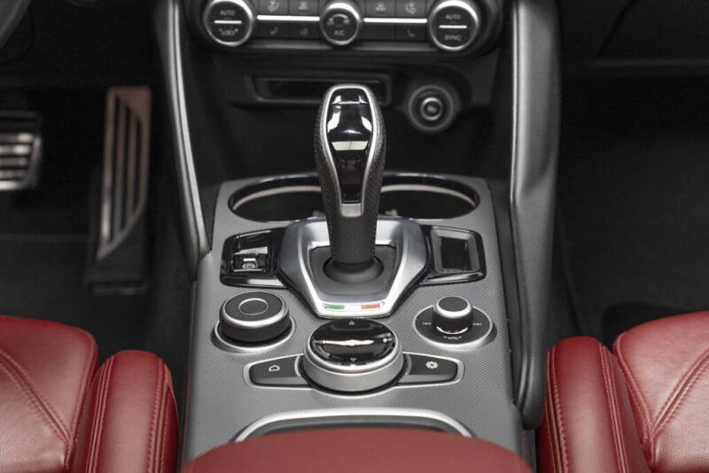 2022 Alfa Romeo Giulia Veloce