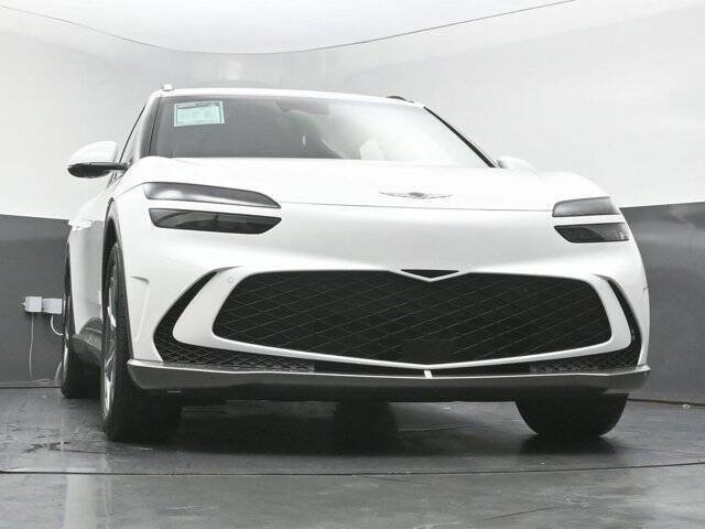 2025 Genesis GV60 Standard