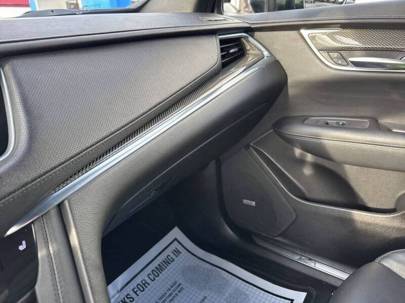 2022 Cadillac XT5 Sport