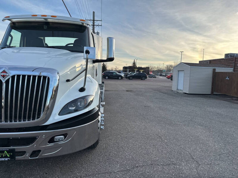 2021 International RH613